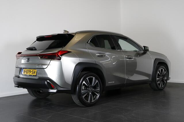 Lexus Ux 250h Executive Line | Dealeronderhouden | Parkeersensoren | Head-up display |
