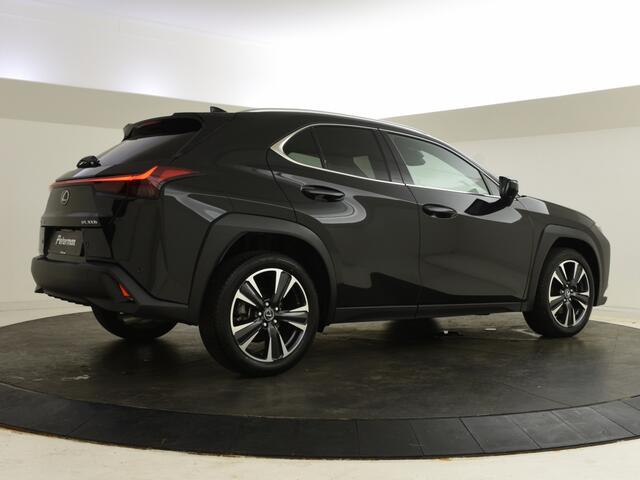 Lexus Ux 300h Luxury Line Premium | BLS | Parkeersensoren V+A | Stuur en