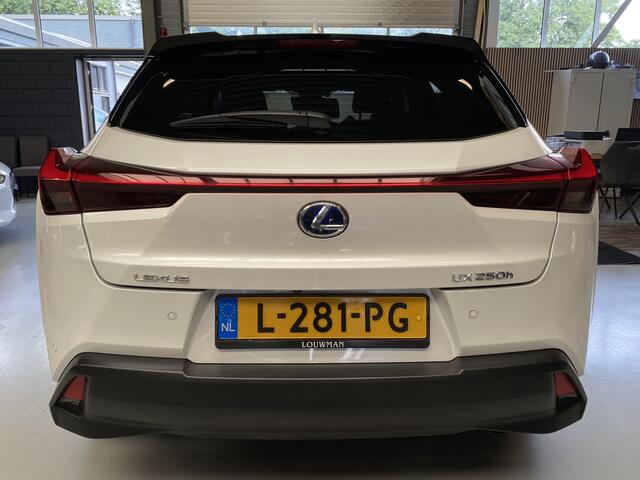 Lexus Ux 250h Preference Line Camera, Carplay, PDC