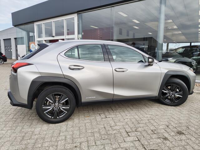 Lexus Ux 250h Luxury Line | Sensoren v/a | Stoel & Stuurverwarming |