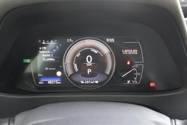 Lexus Ux 300e Business 54 kWh - NL- Auto!! Stoelverw. I Elek. stoelen I Camera