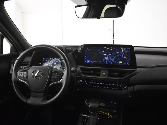 Lexus Ux 250h F Sport Line | Blind Spot | Stoel + Stuurverwarmd | PDC |