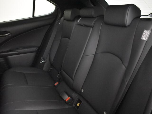 Lexus Ux 250h F Sport Line | Blind Spot | Stoel + Stuurverwarmd | PDC |