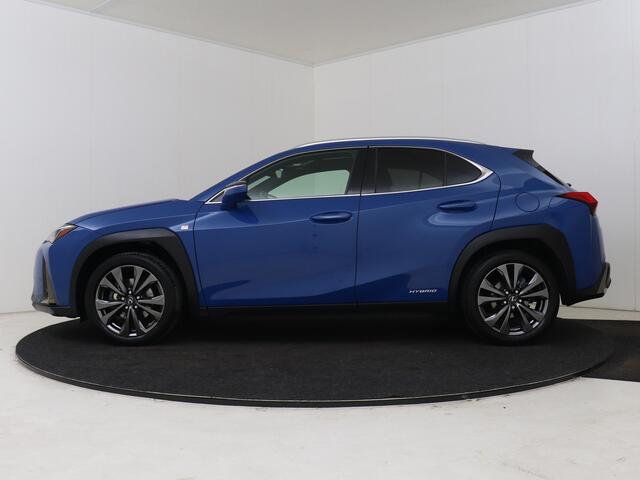 Lexus Ux 250h AWD F Sport Premium | Panoramadak | Stoel en Stuurwielverwarming| Elektrisch Bedienbare Stoelen |