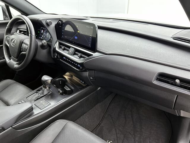 Lexus Ux 250h Executive Line | Premium Navigatiesysteem | Head-up Display | Stuurverwarming |