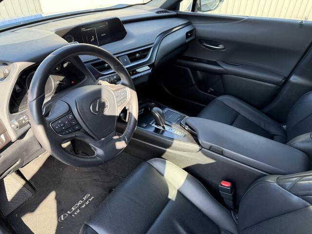 Lexus Ux 300e Business 54 kWh | Led | Nieuwe Service & Garantie |