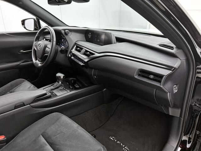 Lexus Ux 250h Preference Line | Navigatie | Parkeersensoren voor+achter | Dodehoekdetectie |