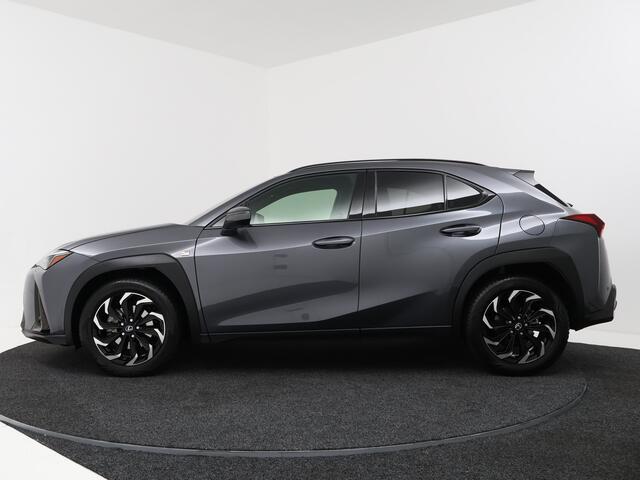 Lexus Ux 300h 35th Edition | Black Edition | Navigatie | PDC | Stuur-Stoelverwarming |
