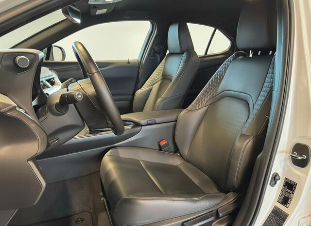Lexus Ux 250h Luxury Line | Carplay | Stoelverwarming | Adaptive Cruise |