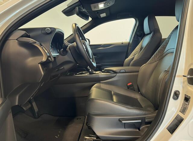 Lexus Ux 250h Luxury Line | Carplay | Stoelverwarming | Adaptive Cruise |