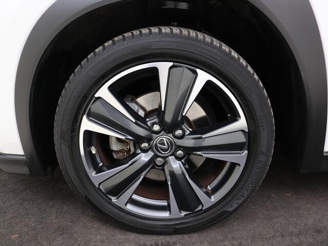 Lexus Ux 250h Preference Line | Premium uitgevoerd | Dealeronderhouden |