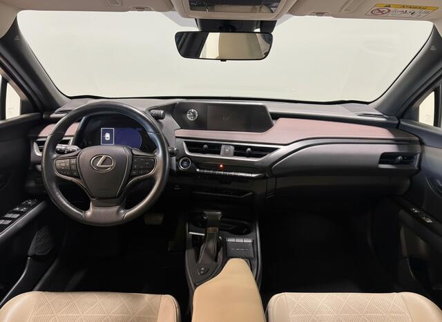 Lexus Ux 250h Luxury Line | Stoelverwarming | Carplay | Adaptive Cruise |