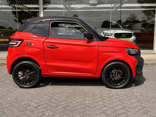 Ligier JS50 Ultimate Black line | Airco | Stuurbekrachtiging | Android Auto brommobiel NIEUW VOORRAAD