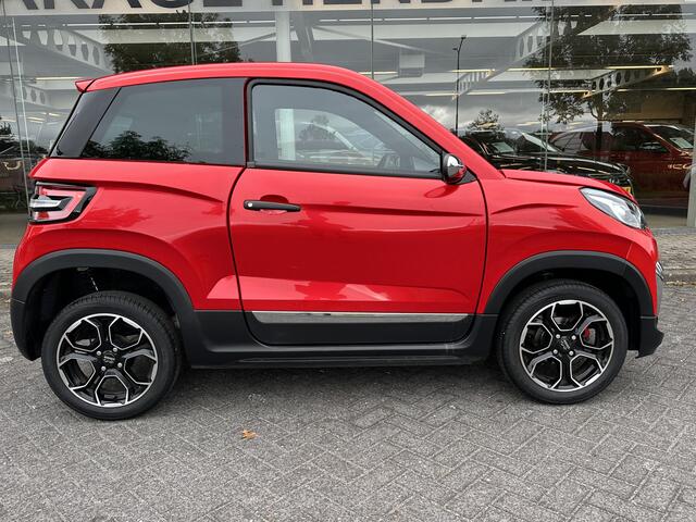 Ligier JS60 Brommobiel Chic Sun | Airco | stuurbekrachtiging | Camera (brommobiel)