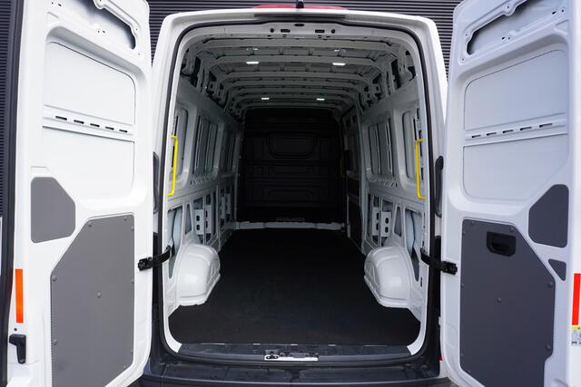 MAN TGE 3.140 | L4H3 | App-Connect | Cruise | Camera | Trekhaak | Stoelverwarming | 270 Graden Deuren