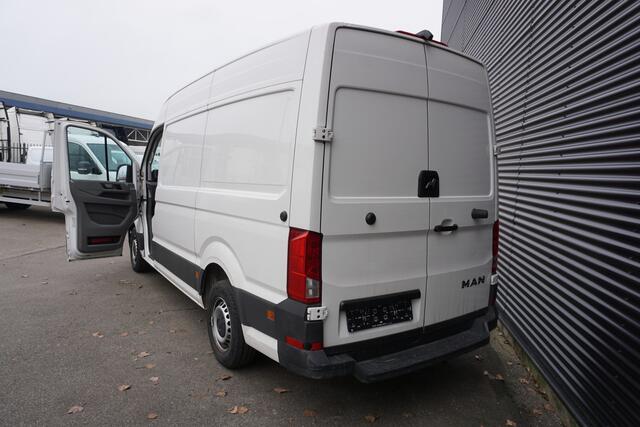 MAN TGE 140pk L3H3/L2H2 Apple Carplay Camera Parkeersensoren Navigatie Cruise control