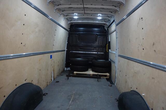 MAN TGE 140pk L4H3/L3H2 Camera Navigatie Trekhaak Airco 3-zits