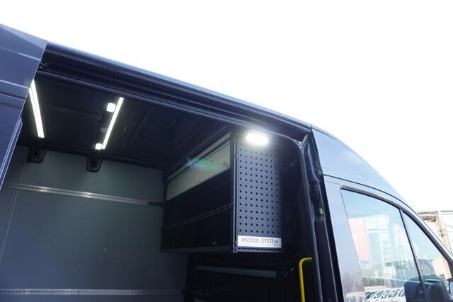 MAN TGE 180pk Automaat L4H3/L3H2 Oprijplaat + Lier Trekhaak Camera Navigatie Apple Carplay Cruise control