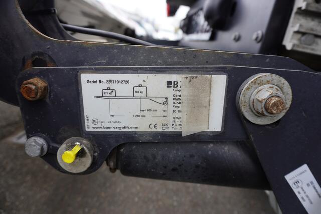 MAN TGE 140pk Bakwagen laadklep Apple Carplay Cruise control Airco 3-Zits Meubelbak Koffer LBW