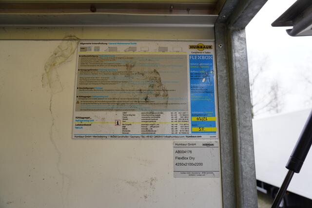 MAN TGE 140pk Bakwagen laadklep Apple Carplay Cruise control Airco 3-Zits Meubelbak Koffer LBW