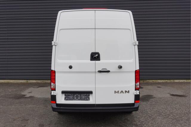 MAN TGE 140pk L3H3 Facelift Apple Carplay Parkeersensoren Cruise control digitaal Dashboard