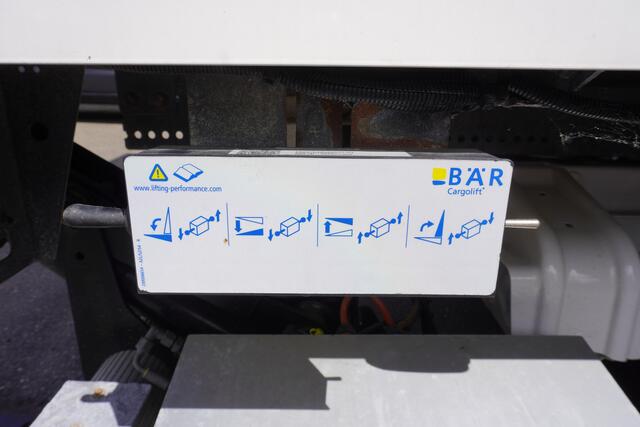 MAN TGE 180pk Automaat Bakwagen Laadklep Navigatie Camera Cruisecontrol Apple Carplay Airco Stoelverwarming Koffer LBW