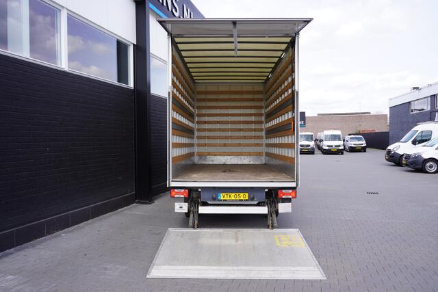 MAN TGE 2.0 L4 177PK Automaat Bakwagen EURO 6 - Airco - Cruise - Laadklep - ¤ 23.900,- Excl.