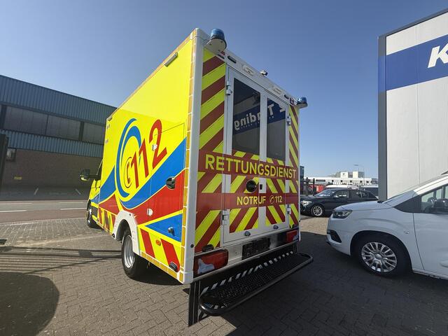 MAN TGE 180 50 180pk Automaat 50 AMBULANCE INCL STRYKER BRANCARD VB Luchtvering