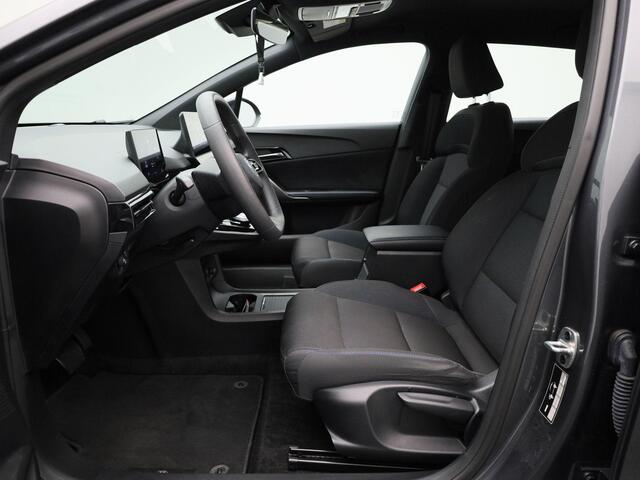 MG 4 MG4 51 kWh Standard Climate Control / ECC | Cruise control Standaard | Navigatie | Stoelverwarming | LED koplampen | Park Distance Control achter | Achteruitrijcamera |