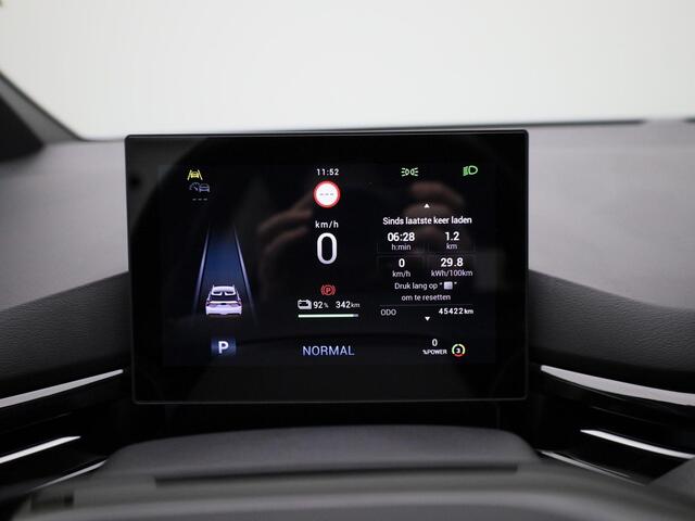 MG 4 MG4 Electric Luxury 64 kWh | Climate Control / ECC | Licht metalen velgen 18 inch | Cruise control Adaptive | Navigatie | Half lederen bekleding | Stoelverwarming | LED koplampen | Park Distance Control voor en achter | Achteruitrijcamera |