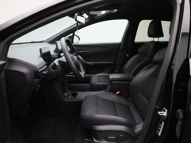 MG 4 MG4 Electric Luxury 64 kWh | Climate Control / ECC | Cruise control Adaptive | Navigatie | Half lederen bekleding | Stoelverwarming | LED koplampen | Park Distance Control voor en achter | Achteruitrijcamera |