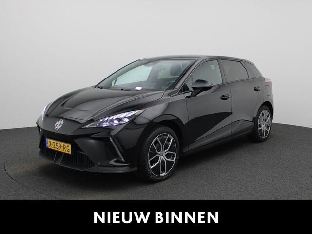 MG 4 MG4 Electric Luxury 64 kWh | Climate Control / ECC | Navigatie | Lederen bekleding grijs | Stoelverwarming | LED koplampen | Park Distance Control achter | Achteruitrijcamera |