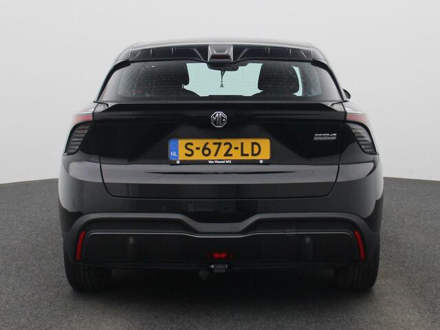 MG 4 MG4 Electric Standard 51 kWh | Climate Control / ECC | Trekhaak afneembaar | Cruise control | LED koplampen | Park Distance Control achter | Zwarte hemel |