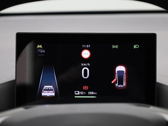 MG 4 MG4 Electric Standard 51 kWh | Climate Control / ECC | Trekhaak afneembaar | Cruise control | LED koplampen | Park Distance Control achter | Zwarte hemel |