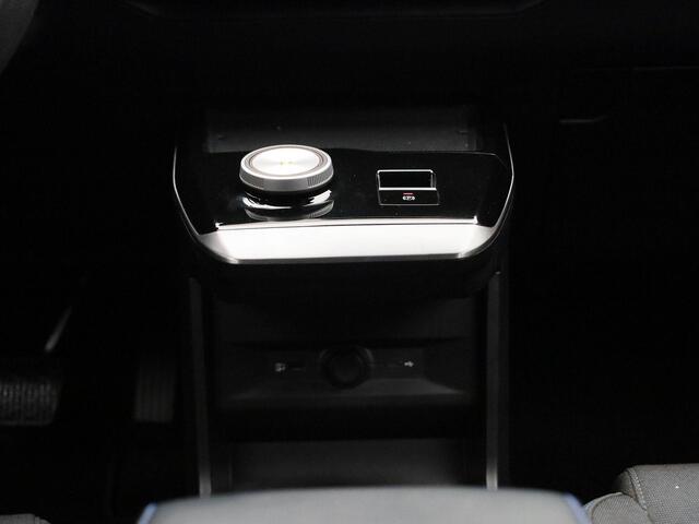 MG 4 MG4 Electric Standard 51 kWh | Climate Control / ECC | Trekhaak afneembaar | Cruise control | LED koplampen | Park Distance Control achter | Zwarte hemel |