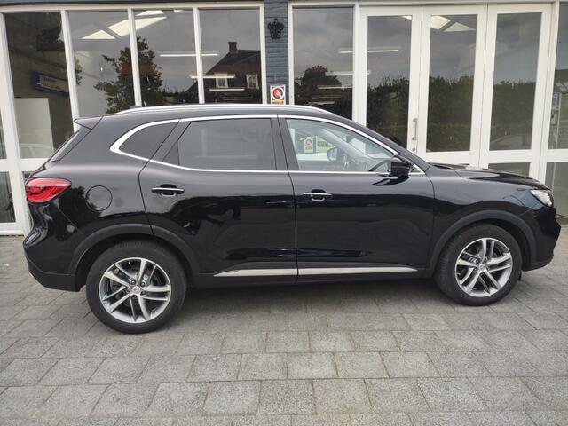 MG EHS LUXURY PHEV