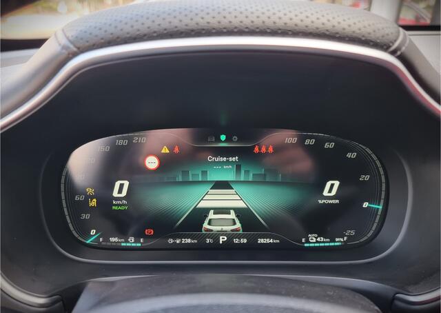 MG EHS 1.5 PHEV | Luxury | 28dkm | Dealer onderhouden | Alle Opties | Nieuwstaat!