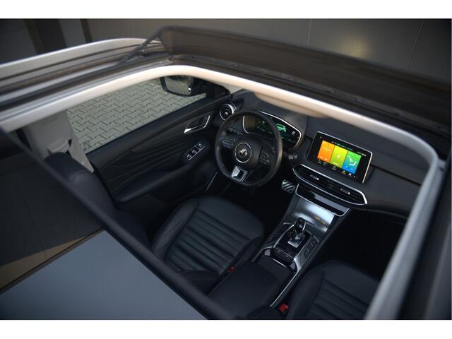 MG EHS 1.5 TGDI Luxury | Panoramadak | Keyless | Fabrieksgarantie | Elektrische Stoelen | Dodehoek Detectie | Navigatie | Adaptive Cruise Control | Stoelverwarming | 360 Camera | Leer | Apple Carplay | B