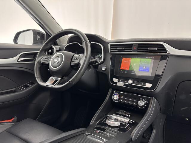MG ZS EV Luxury 45 kWh (INCL-BTW) *PANO | VOLLEDER | KEYLESS | NAVI-FULLMAP | ADAPTIVE-CRUISE | CAMERA | APP-CONNECT | DAB | LANE-ASSIST | SPORT-SEATS | 17"ALU*