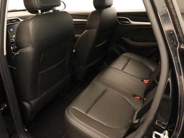 MG ZS EV Luxury 45 kWh - ORIGINEEL NEDERLANDSE AUTO - PANORAMADAK - ADAPTIEVE CRUISE CONTROL - APPLE CARPLAY/ANDROID AUTO - KEYLESS ENTRY/START - DODEHOEKDETECTIE - LEDEREN BEKLEDING - VOORSTOELEN VERWARMD