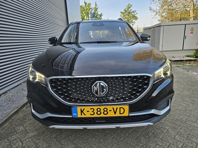 MG ZS EV Luxury 45 kWh | Trekhaak | Navigatie | ¤ 2000,- Inruilpremie ! |