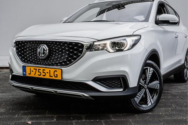 MG ZS MG EV Luxury 45 kWh Panoramadak/ Leer/ Stoelverwarming/ Adapt. cruise/ Camera/ Carplay