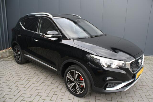 MG ZS MG EV Luxury 45 kWh -TREKHAAK - LEDER