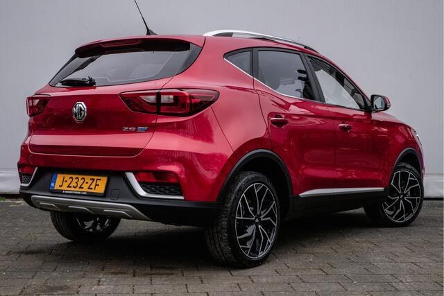 MG ZS MG EV Luxury 45 kWh Panoramadak/ Leer/ 18" Lmv/ Stoelverwarming/ Adapt. cruise/ Camera/ Carplay