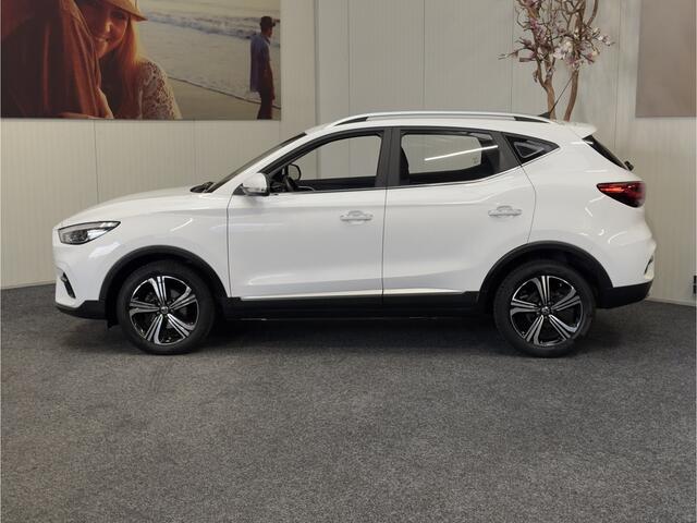 MG ZS 1.5 APPLE CARPLAY NAVIGATIE BLUETOOTH LED VERLICHTING LM VELGEN 17 INCH PARKEERSENSOREN ACHTER ZEER NETTE STAAT