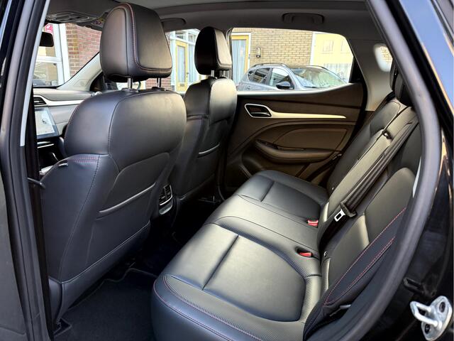 MG ZS MG EV EV Long Range Luxury 70 kWh SOH 92,4%, Panoramadak, Leer, 360 camera