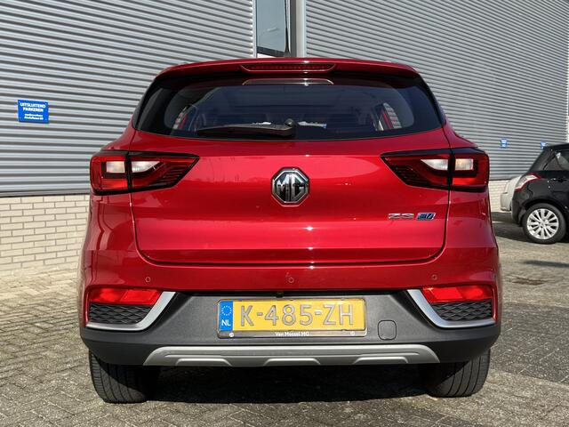 MG ZS MG EV Luxury 45 kWh | 100% Elektrisch | Elek. Schuif/Kantel Dak | Apple Carplay & Android Auto | 17" LM Velgen