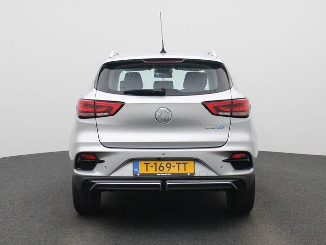 MG ZS MG EV EV Standard Range Comfort 50 kWh | Climate Control / ECC | Cruise control Standaard | Connectiviteit af fabriek | Navigatie | Stoelverwarming | LED koplampen | Park Distance Control achter | Achteruitrijcamera | Dakrailing |