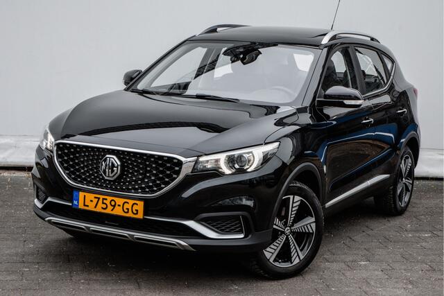 MG ZS MG EV Luxury 45 kWh Panoramdak/ Leer/ 17" Lmv/ Stoelverwarming/ Adapt. cruise/ Camera/ Carplay