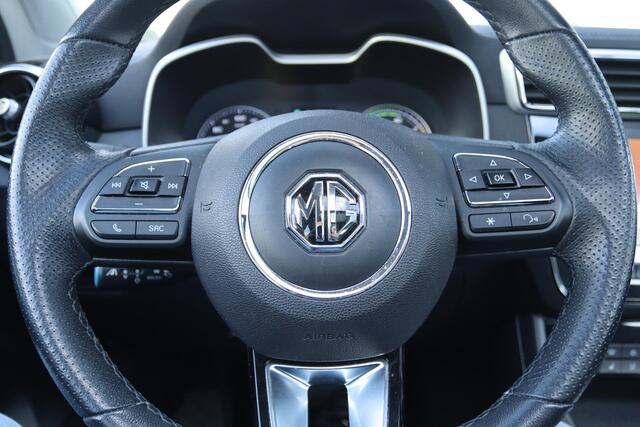 MG ZS MG EV LUXURY 45KWH | PANO | ADAPT. CRUISE | CARPLAY | CAMERA | TREKHAAK | LED | LEDER